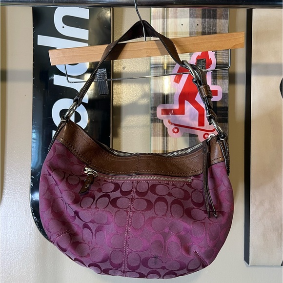 Coach Plum Soho Signature Bag F13740. Comes with small coach wallet!! - Picture 2 of 10
